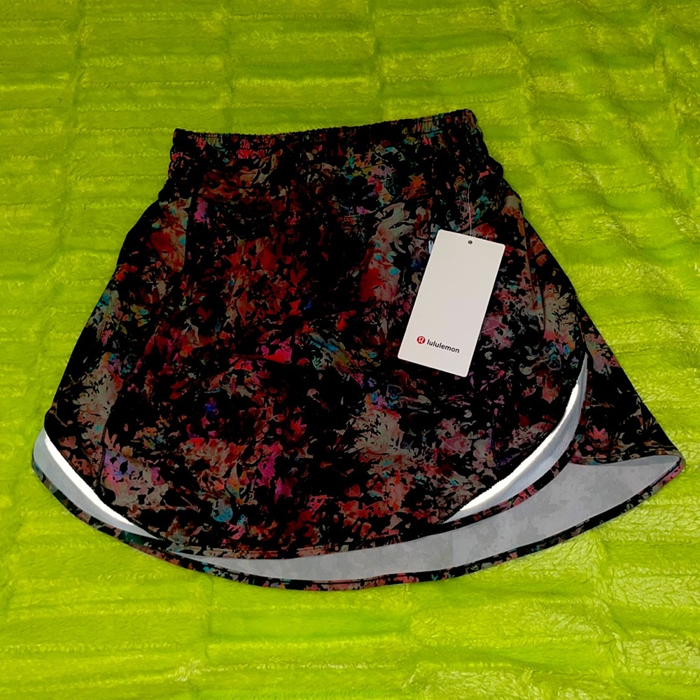NWT Lululemon Hotty Hot HR Skirt - 6